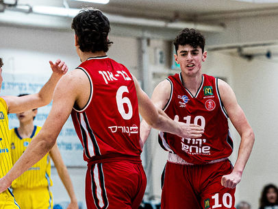 הפעם הדרבי אדום