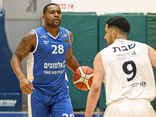 אילת מעבה את הסגל