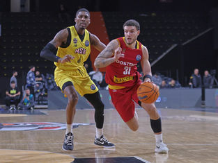 יעקב מפלרטט עם הטריפל, עוד ניצחון לארטמן