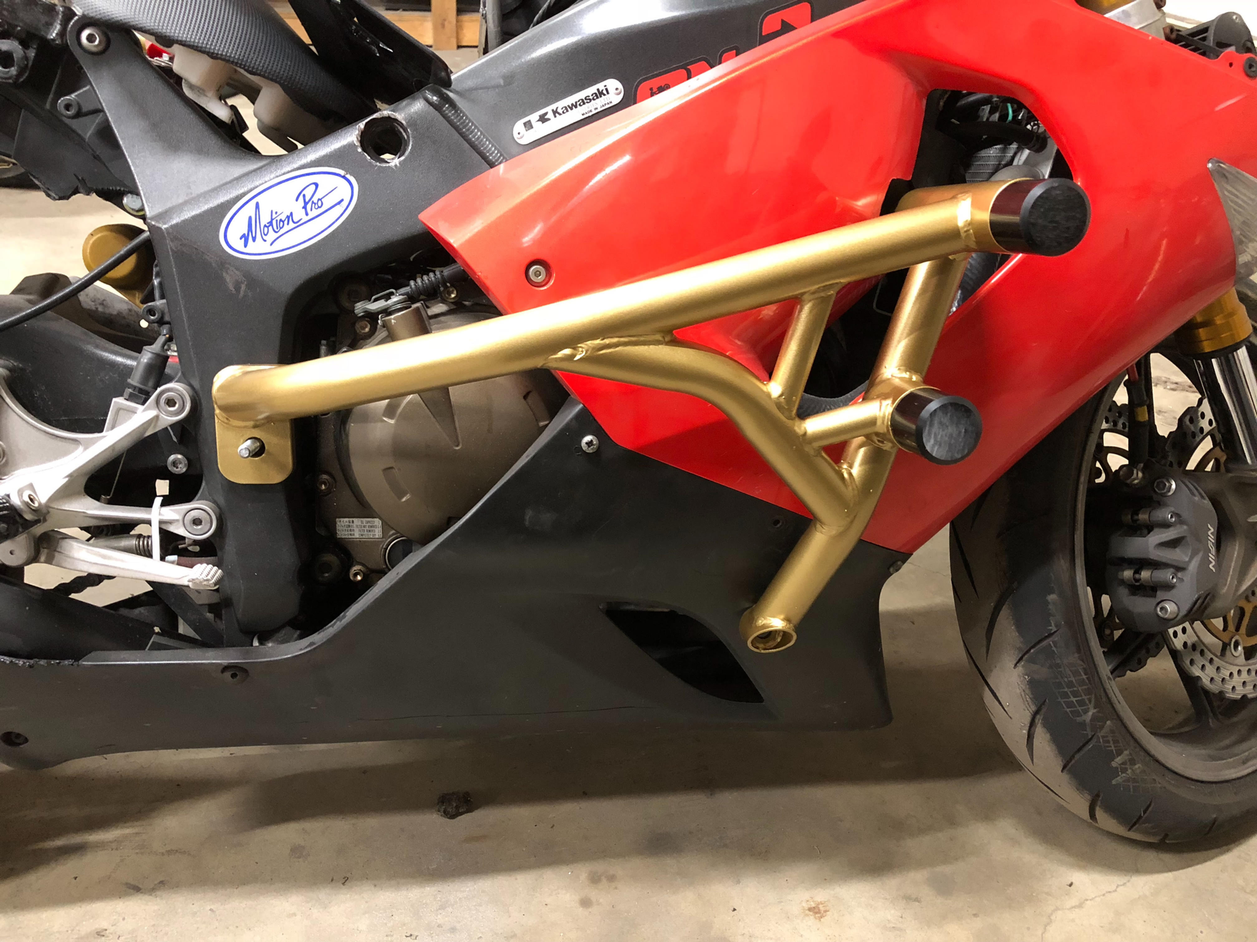 05-06 636 Crash Cage