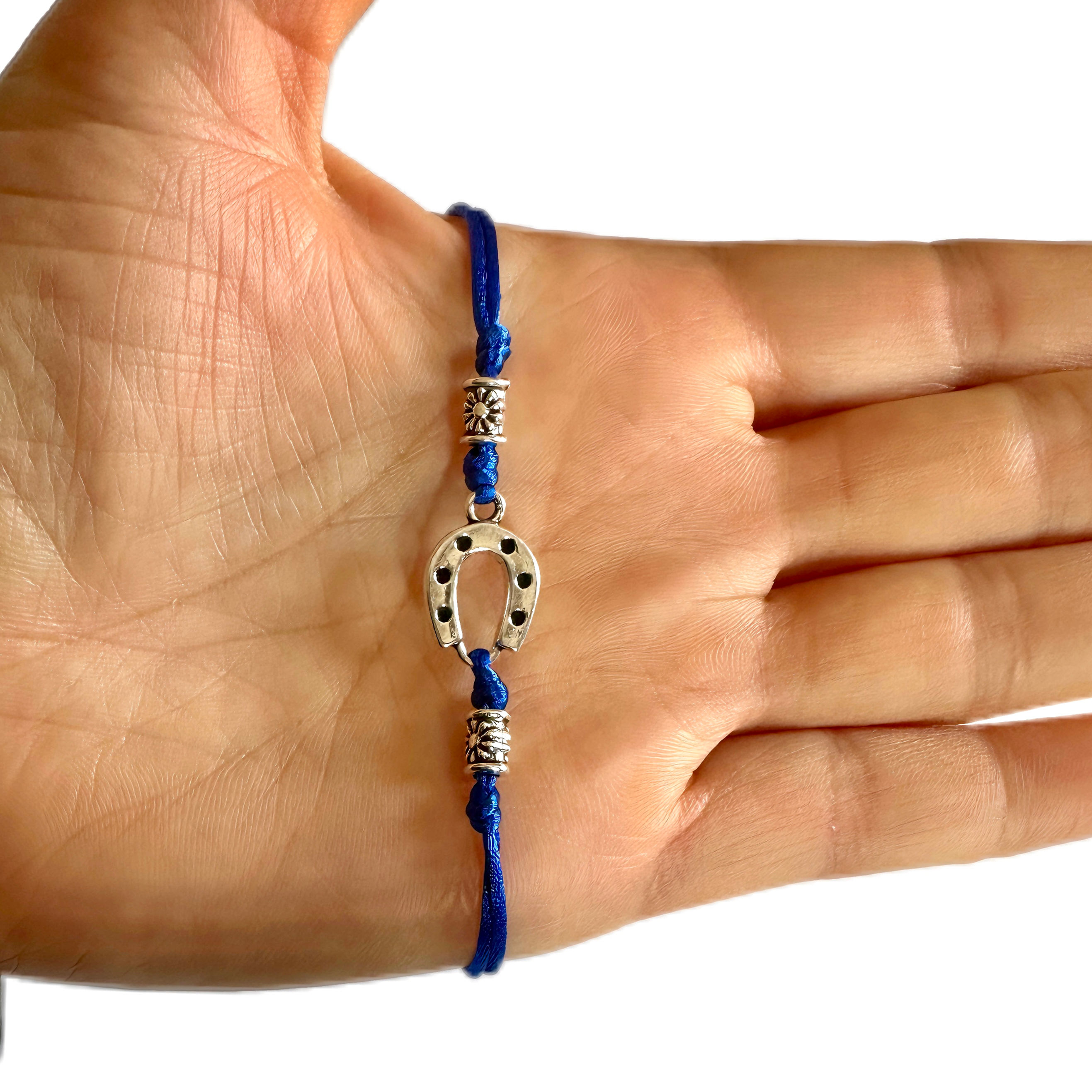 Bracelet personnalisé Porte Bonheur FER À CHEVAL ÉQUITATION AU GALOP TETE de CHEVAL CRIN de CHEVAL. MORS À CHEVAL