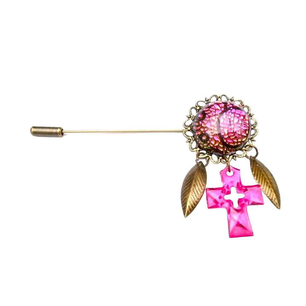 Où acheter Broche croix gothique rose exclusive femme style luxe haute qualité