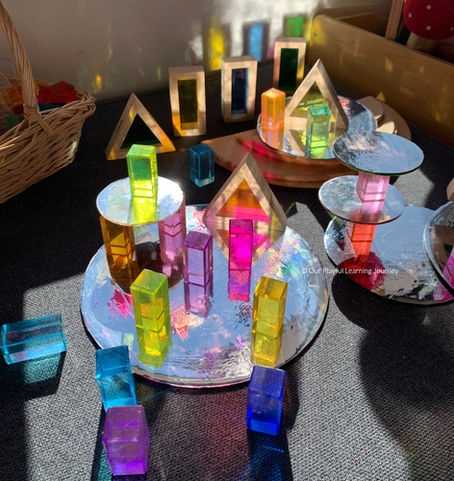 Mirror and Light Play for Kids: D.I.Y Sparkly Reflective Mirror Building Platforms