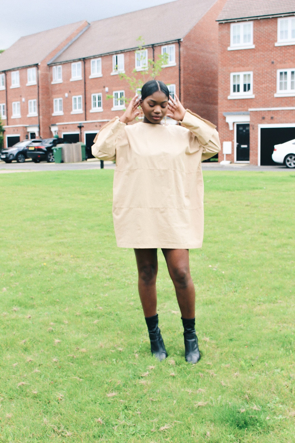 beige oversized zara dress
