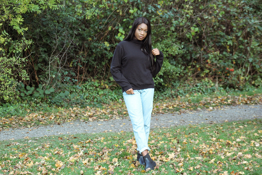 Fashion blogger | Mom Jeans Style