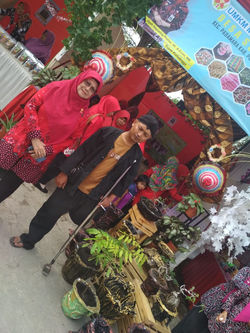 Srikandi and Mbah'e Online