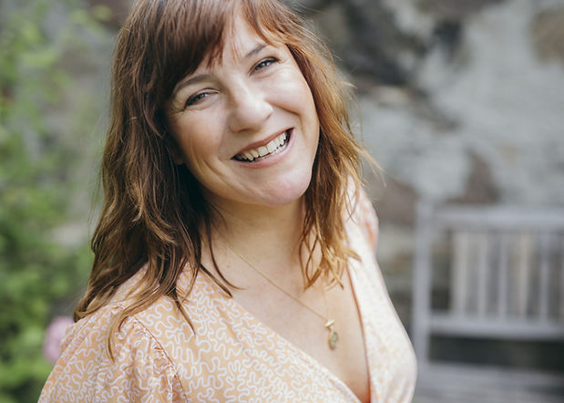 Ringenwalde Portrait offenes Lachen.jpg