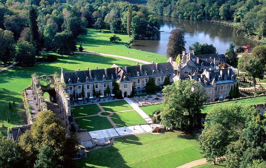 abbaye_de_cernay_vue_aerienne_2.jpg