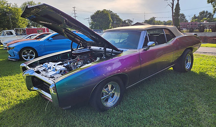 Stray Cats Car Show iat Weldon Mills Distillery