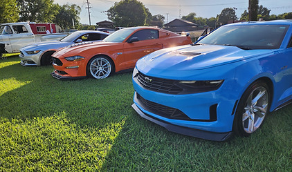 Stray Cats Car Show iat Weldon Mills Distillery