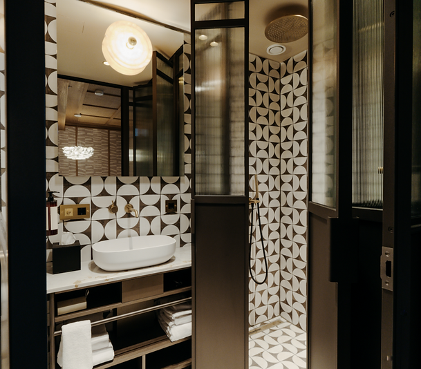 LUXURY BOUTIQUE HOTEL II