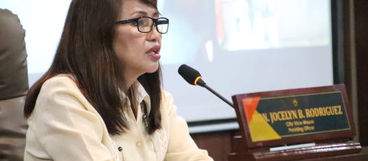 Mga Kagay-anong tennis champs gipasidunggan