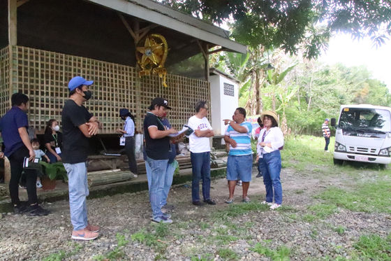 Cabanlas lead inspection of lot for proposed city’s demo farm