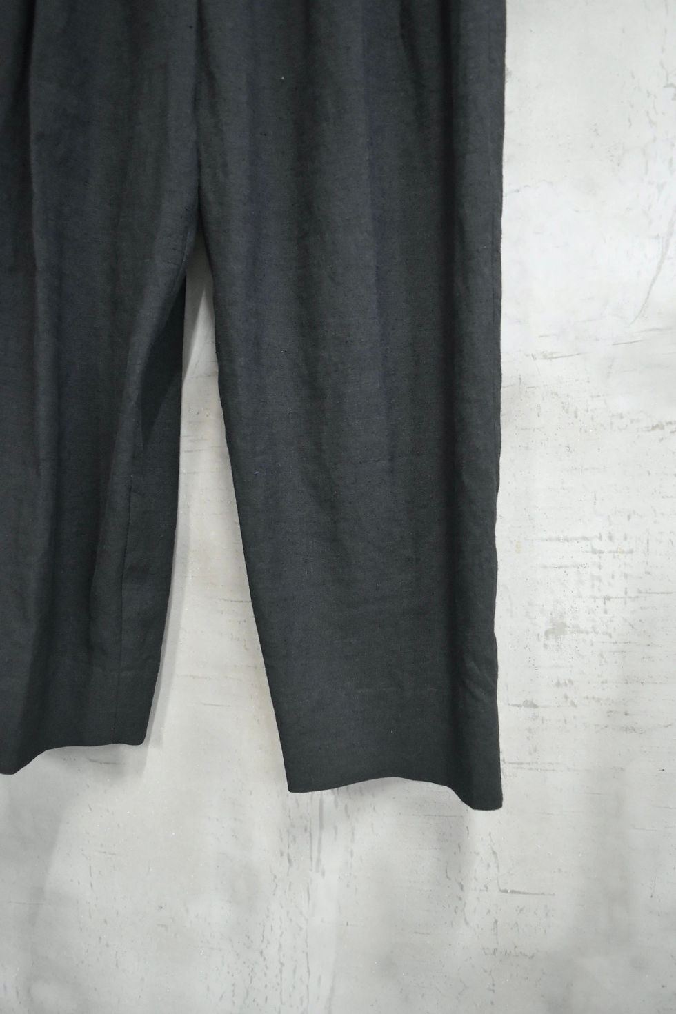 サムネイル： linen 3tuck tapered slacks