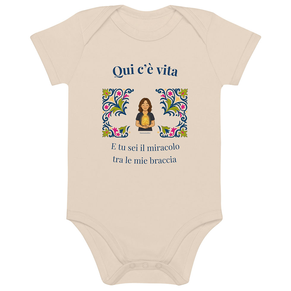 Miniatura: Body per neonato in cotone organico beige con scritta “E tu sei il miracolo tra le mie braccia”.