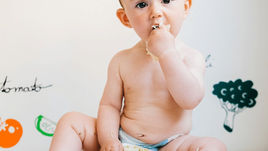 Schema svezzamento bambini: come  introdurre gli alimenti mese per mese, prime pappe e porzioni