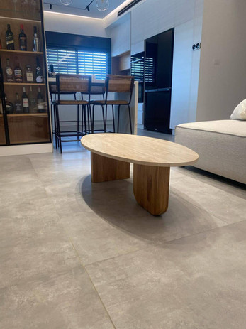 ליאור | צחר סטון | שולחנות טרוורטין