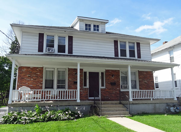 Student rental housing on Cleveland Ave in Newark, DE close to the University of Delaware
