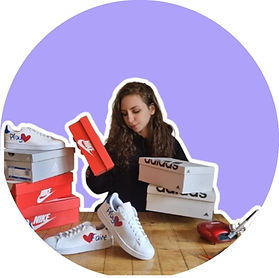 Portrait de la créatrice de Swallow Creation, spécialiste en customisation de chaussures sur-mesure à Clermont-Ferrand.