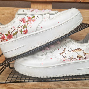 Sneakers personnalisées – "Chat & Fleur de Cerisier"