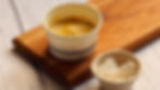 Homus com lasca de tapioca para coffee break corporativo Pão e Talho em São Paulo