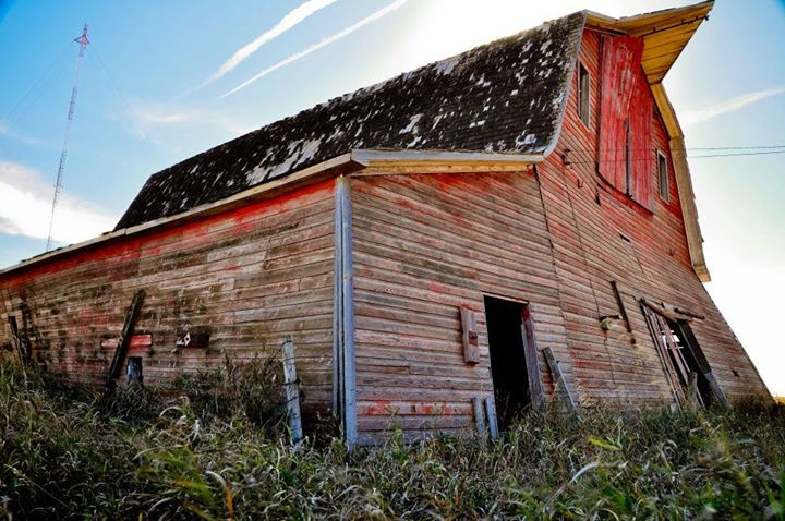 Twisting barn in Liberty