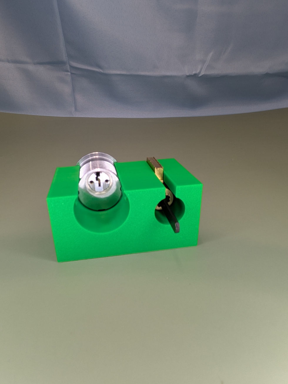 Thumbnail: Lock cylinder pin checking holder