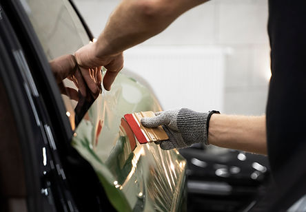 person-working-car-wrapping.jpg