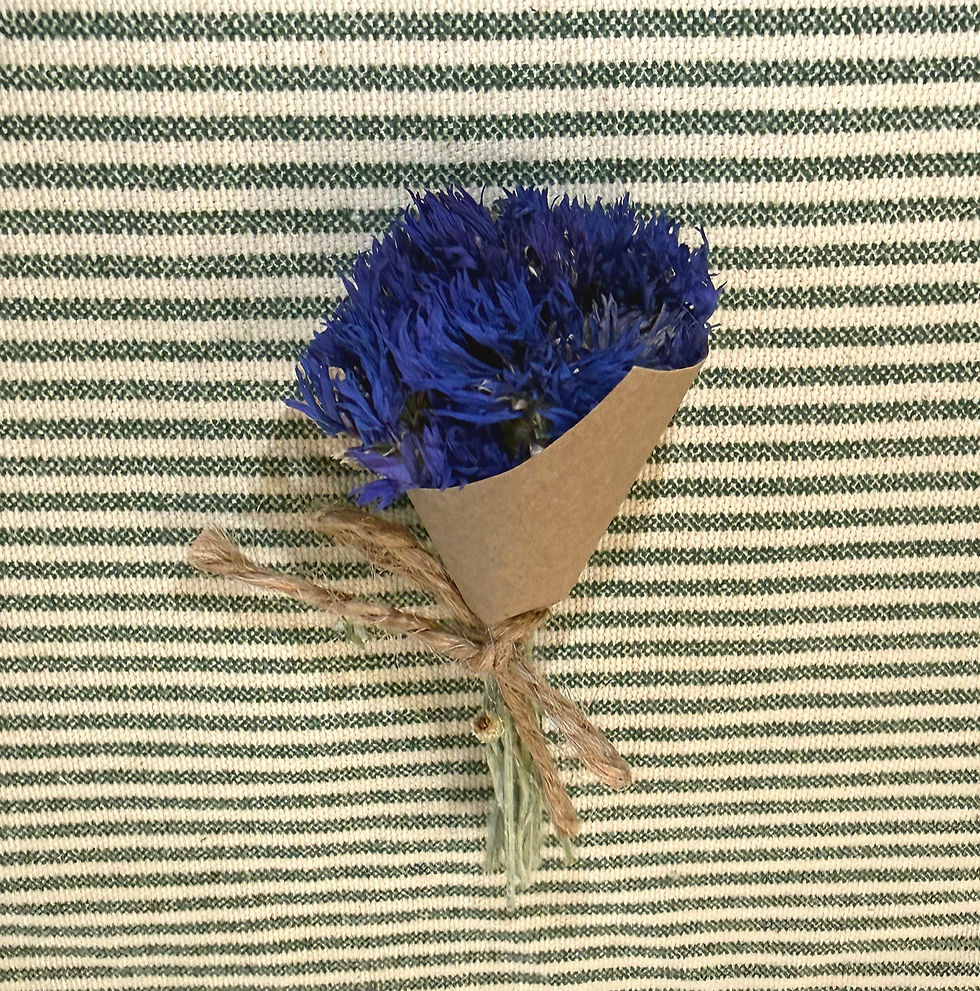 Thumbnail: Small Dried Flower Bouquet