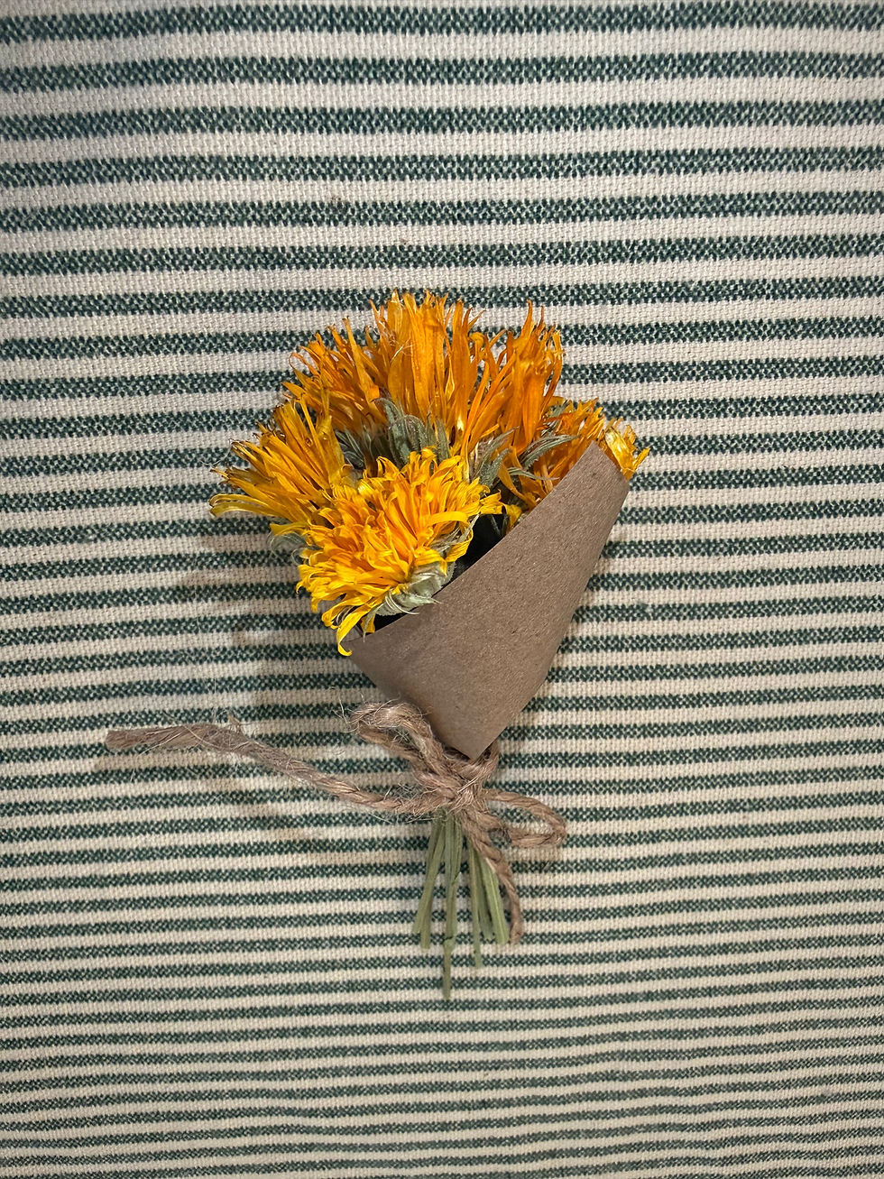 Thumbnail: Small Dried Flower Bouquet