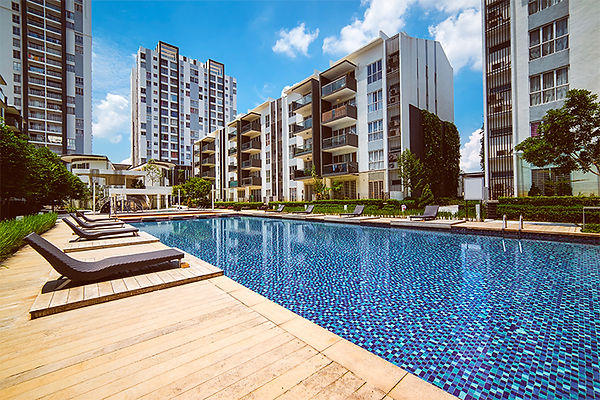 economize-agua-piscina-do-condominio.jpg