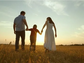 Child with his parents