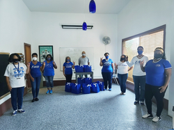 Sorors donate food to the Frederick Rescue Mission in Frederick, MD.