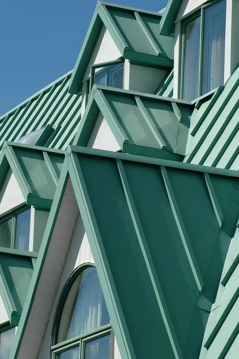 64da870474ad4ee168add4dc_metal-roofer-vs-shingle-roof.webp