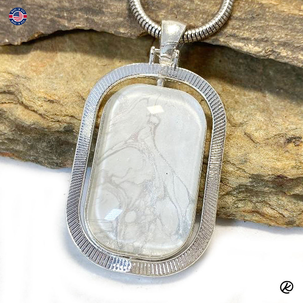 Thumbnail: Reversible pendant in white and silver