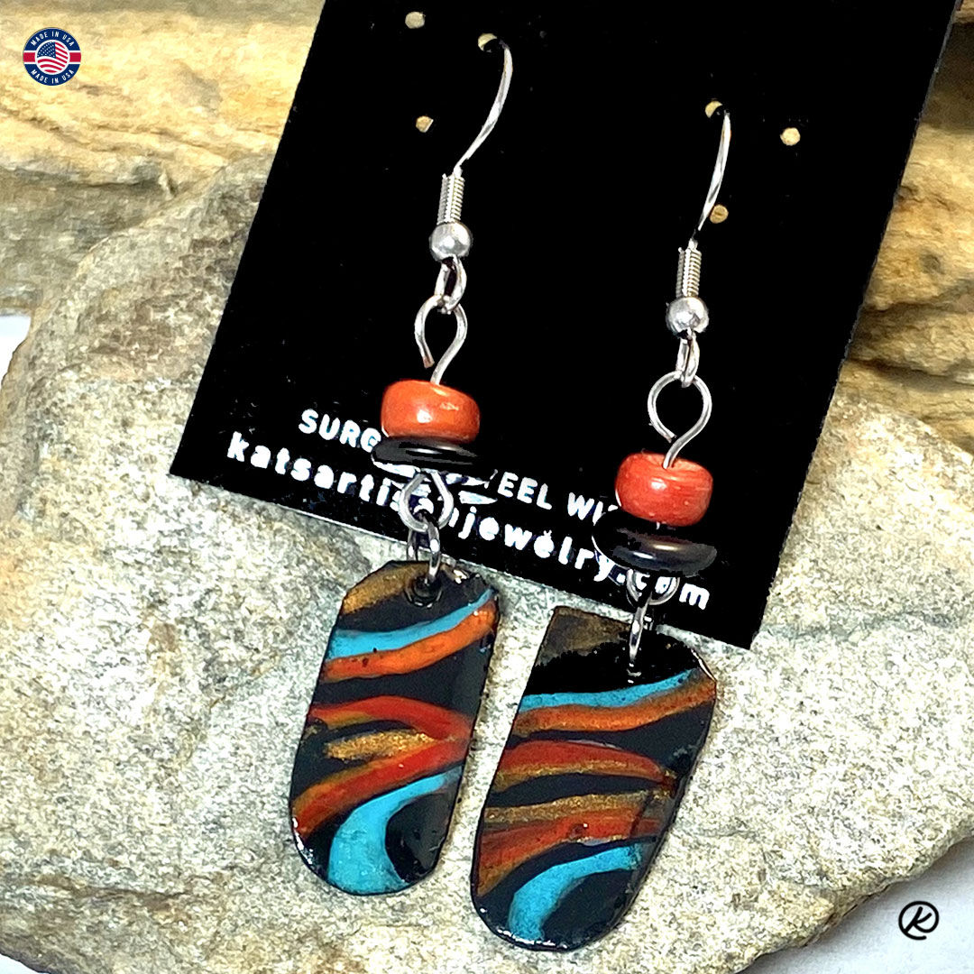 Eye-catching earrings made from slate