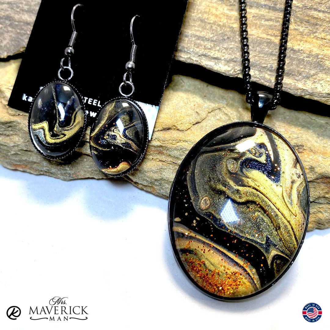 Beautiful poured acrylic jewelry set
