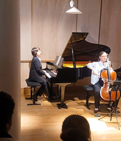 Concert au Studio l'Accord Parfait : duo violoncelle et piano (Claire Thirion, Karine Sélo)