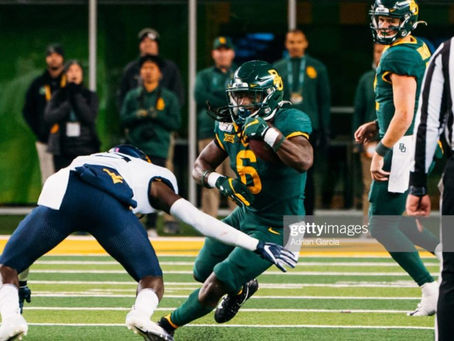 RB JaMycal Hasty a FB Josh Hokit