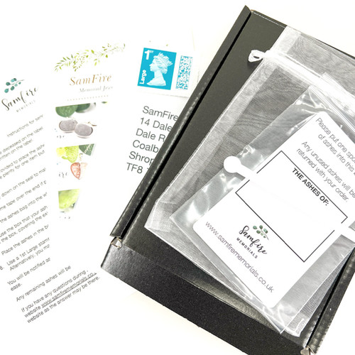 Ashes Kit Everything you need to send cremation ashes or hair/fur