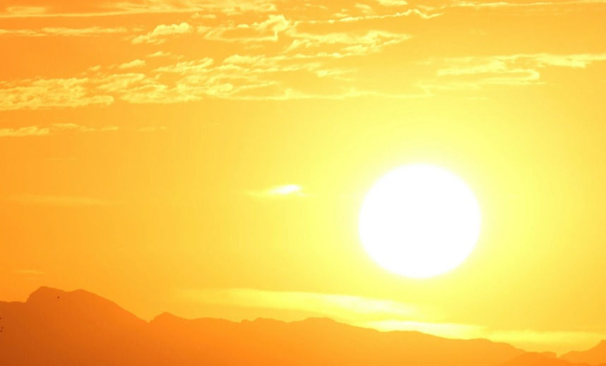 Amanecer Sol radiante amarillo