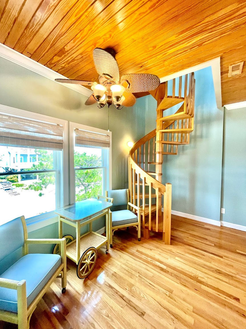 Breakfast nook