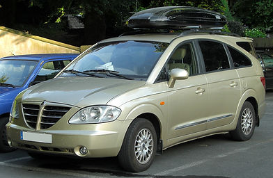 1280px-SsangYong_Rodius_270_Xdi_front_20100719.jpg