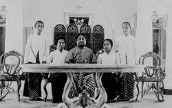 Potret Keluarga R.A Kartini