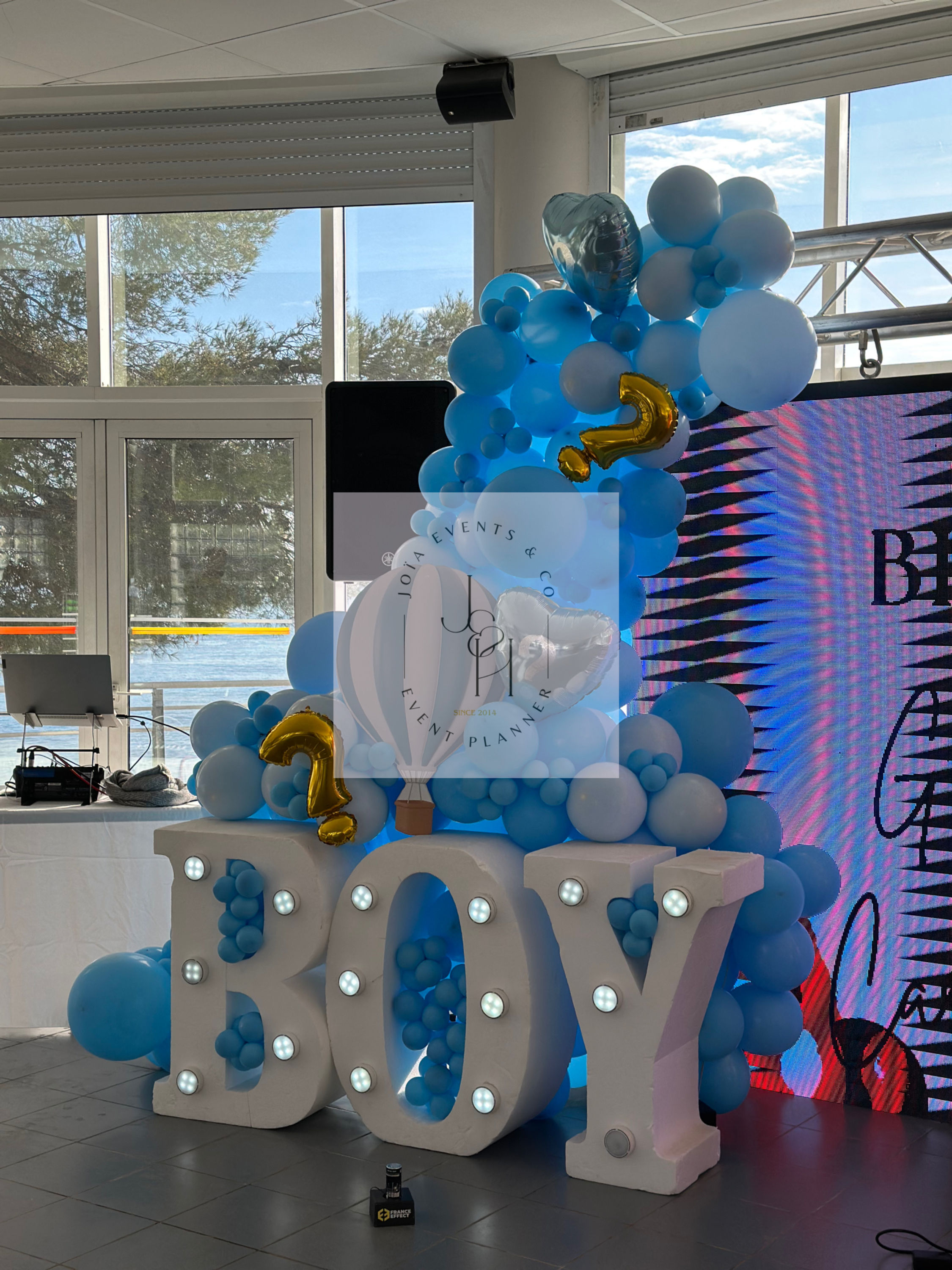 Location lettres géantes " BOY - GIRL"