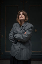 book artiste comédienne chanteuse danseuse femme paris