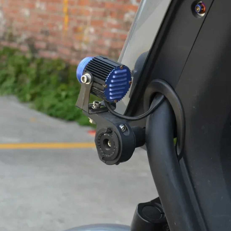 Küçük resim: YAMAHA X-MAX Ön Çamurluk Sis Bağlantı Braketi