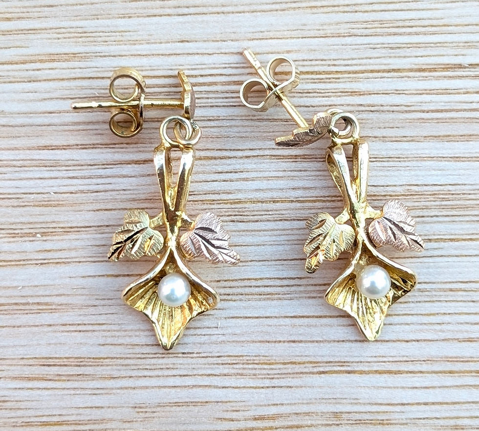 Thumbnail: vintage tricolour gold foliate dangly earrings with cultured pearls