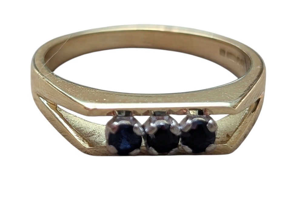 1970s 18ct yellow Gold Dark Blue Sapphire Trilogy Ring