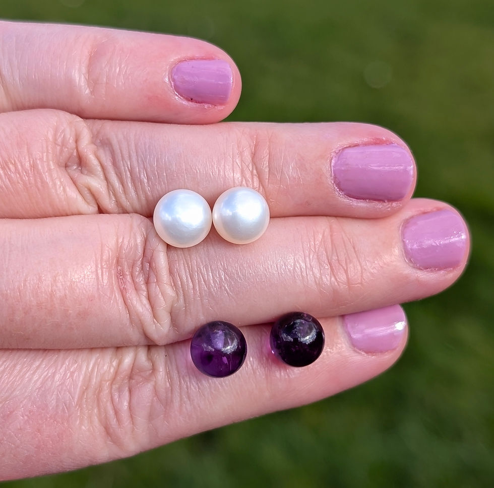 Thumbnail: purple spheres of amethyst and yellow gold stud earrings